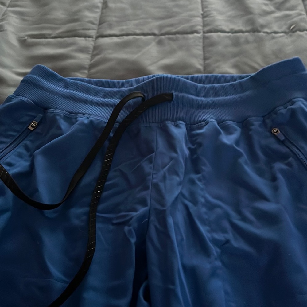 Scrub pants like new
